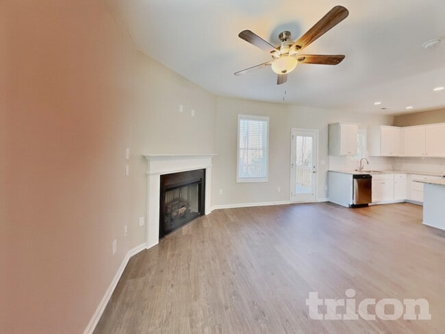 Photo - 123 Diploma Dr