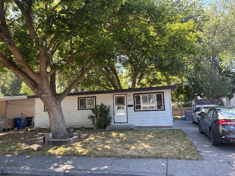 Photo - 423 W 3rd N House