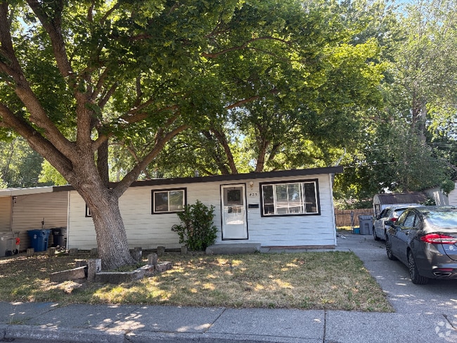 Building Photo - 423 W 3rd N Rental