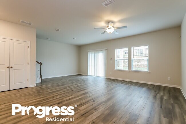 Photo - 1672 Villageside Ct