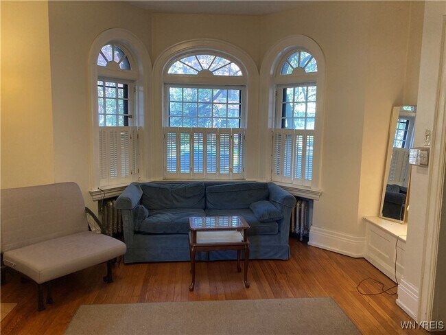 44 N Pearl St