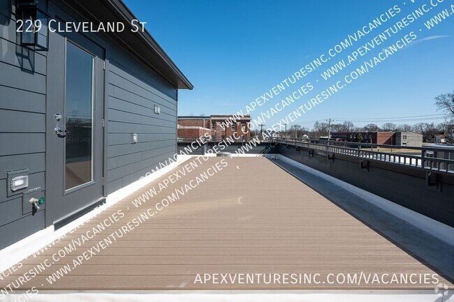 Building Photo - 229 Cleveland St Rental