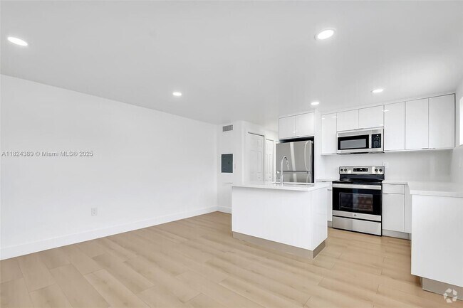 Building Photo - 1632 NW 16th Terrace Unit 12 Rental