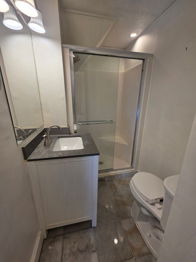 Photo - 21 Cleaves St Unidad #2