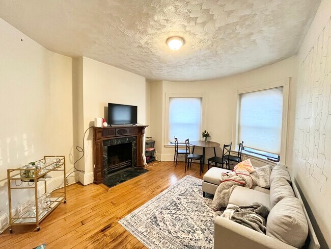 Photo - 614 Columbus Ave Unidad 3