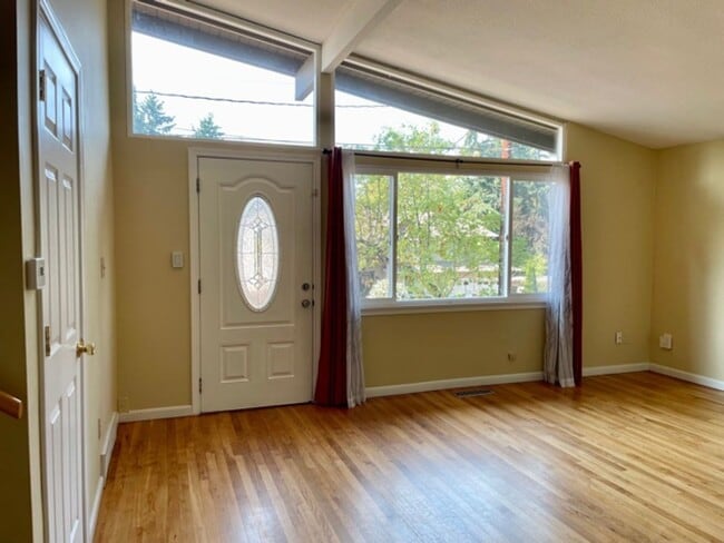 Photo - Charming 4 Bed 2 Bath Tri-level in Eastgate, Bellevue