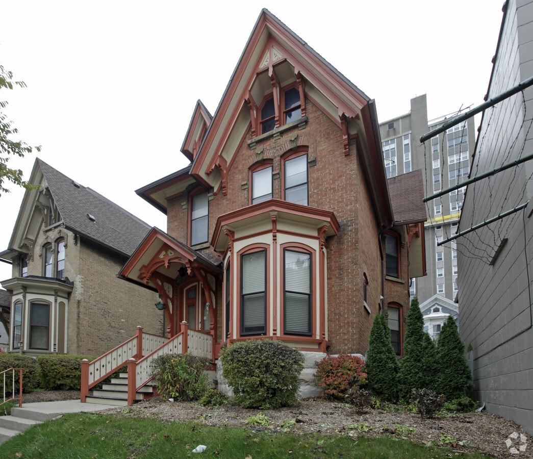 Photo - 1708 N Farwell Ave Unit Upper