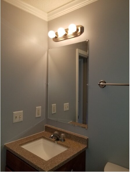 Photo - 1300 Oakwood Ave NE