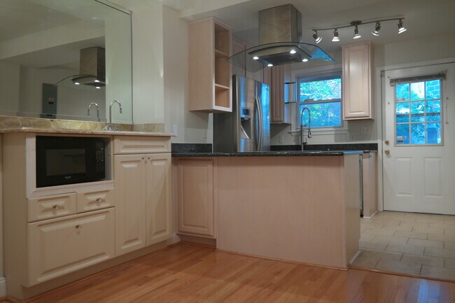 Photo - Charming 2 Bedroom/1 Bathroom Townhome in Washington Village, MD!