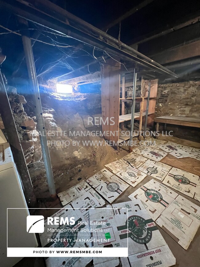 Photo - 420 N Pine St Unidad 2-Back