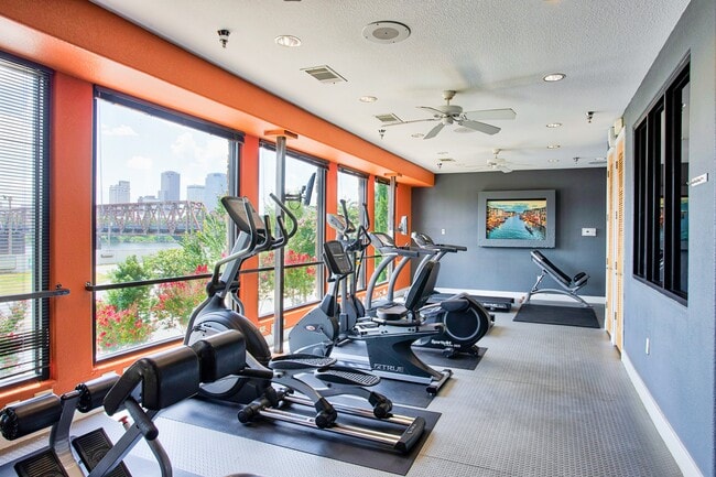 The Metropolitan is in one of the most distinctive areas in Central Arkansas. The Metropolitan combines technology, location, and design all with an urban twist.