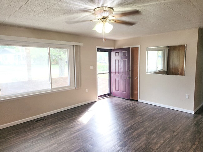 Photo - 901 Hillcrest Dr