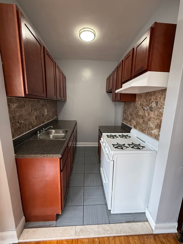 Building Photo - 7 Chestnut St Rental