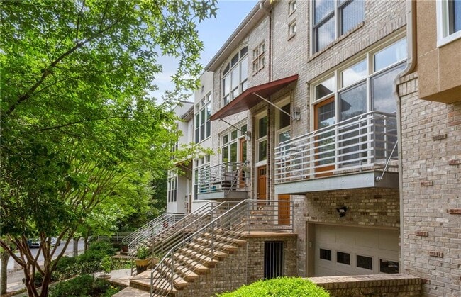 Photo - 1350 Fernwood Cir NE