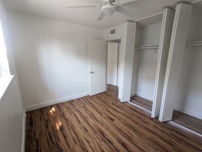 Greenbriar Apartments - Greenbriar Apartments