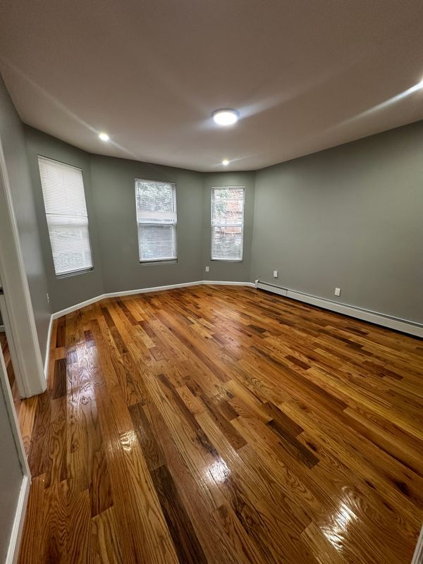 Photo - 2673 Bainbridge Ave Unit 2