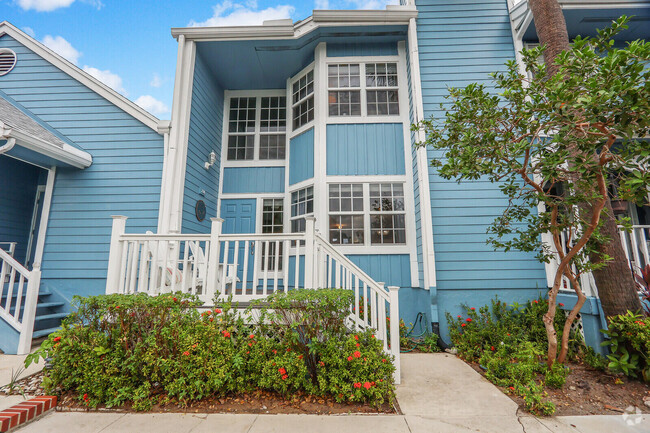 Building Photo - 726 Ocean Dunes Cir Rental