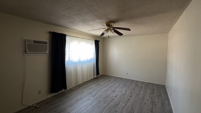 Photo - 1286 W 36th St Unidad 4