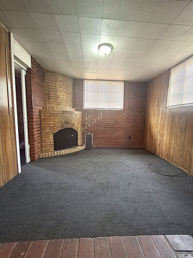 Photo - ALL PROSPECTIVE TENANTS MUST SUBMIT A $58 ...