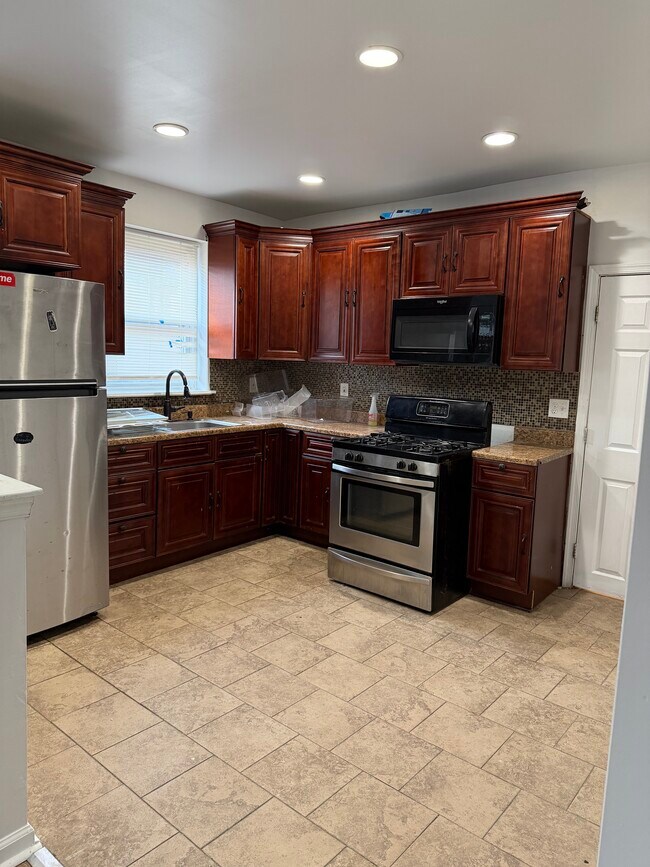 Photo - 313 E Eleanor St