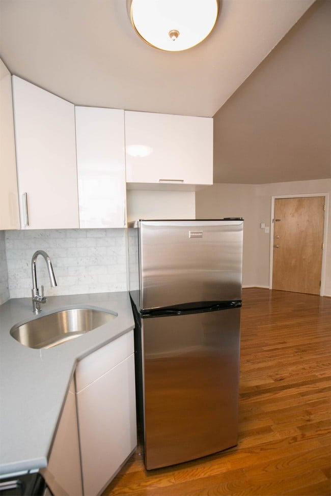 Photo - 927 Pine St Unit 303