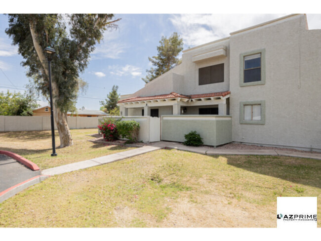 Building Photo - Stylish 3/3 Townhouse Near ASU - Gated Com...