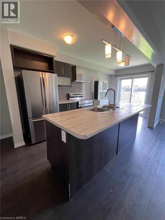 Photo - 111 Bisset Ave