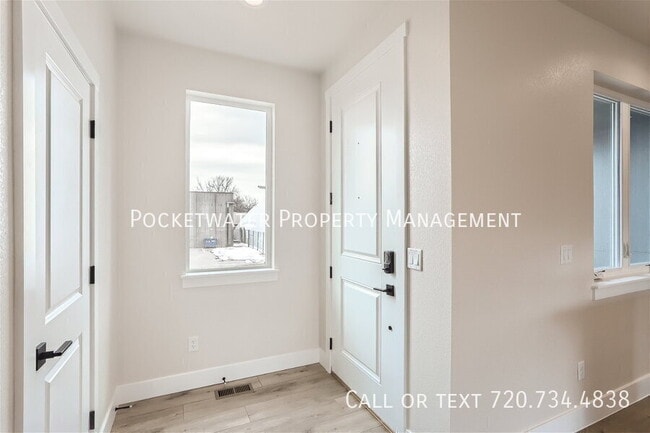 Photo - 1343 Baker St