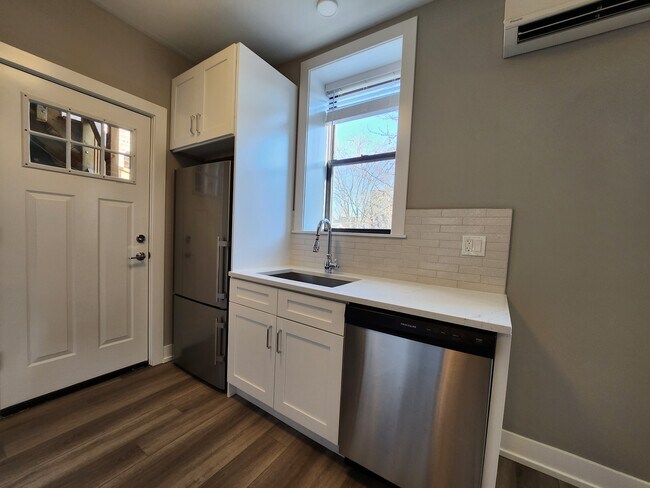 Photo - 3931 N Janssen Ave Unidad 3