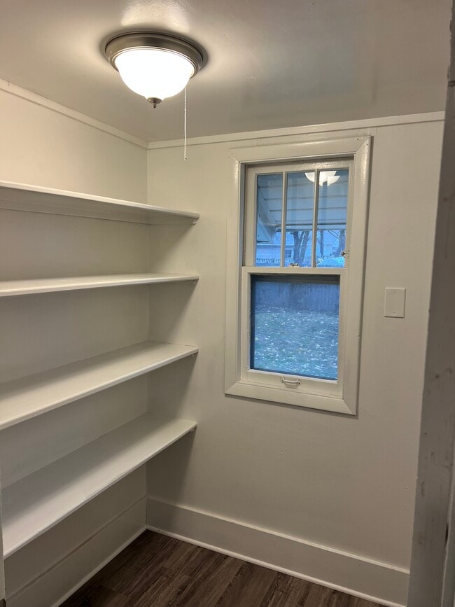 Photo - 1944 Oakwood Ave NE