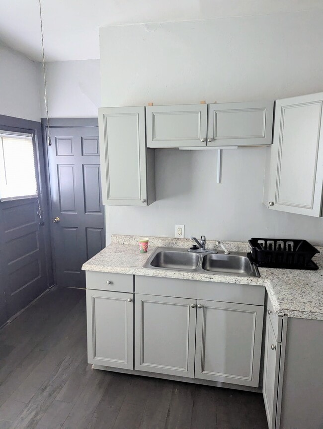 Photo - 803 W Chestnut St Unit Apt B