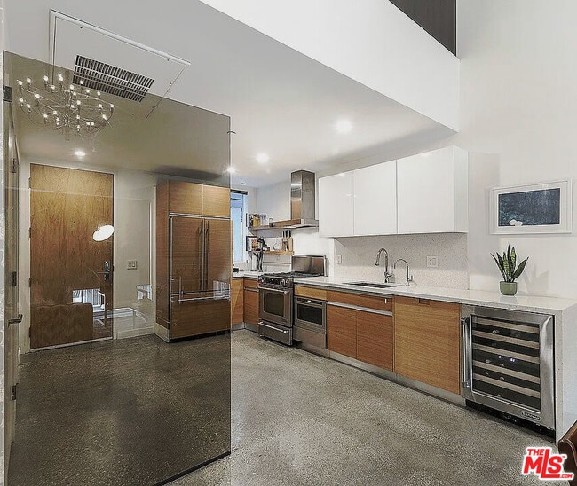 Photo - 123 Kings Rd Unit 6