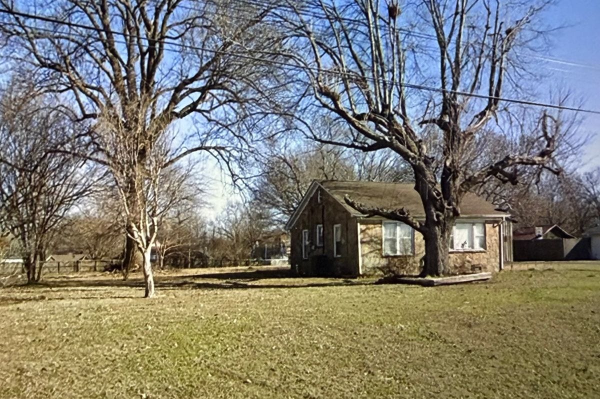Photo - 202 Munford Ave
