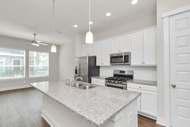 Photo - 721 Strawberry Pines Ct