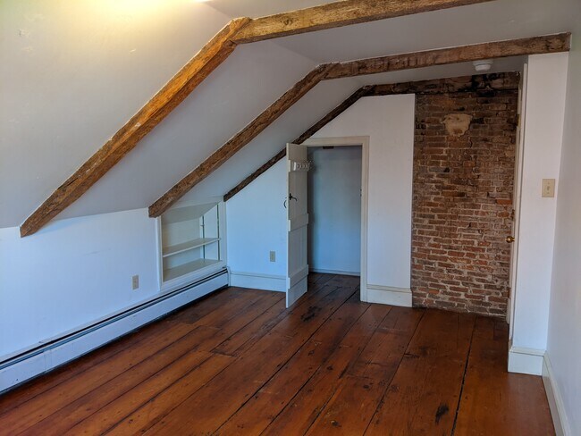 Photo - 98 Transit St