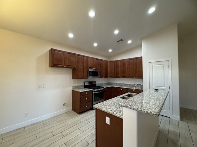 Photo - 4766 Anthony Ave