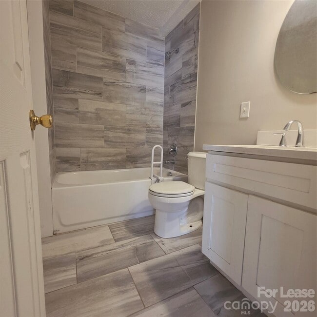 Photo - 924 Holland Ave