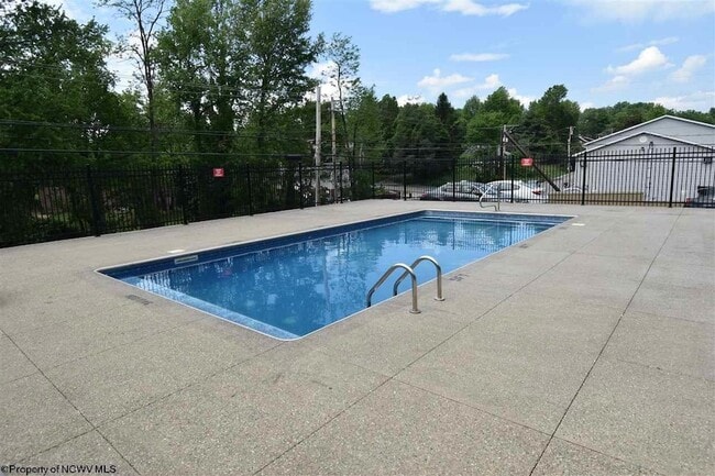 Photo - 425 Marlowe Cir