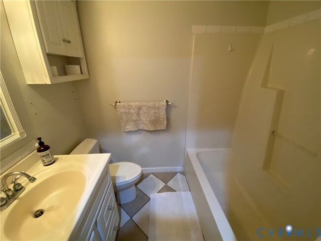 Photo - 7622 Yarmouth Dr