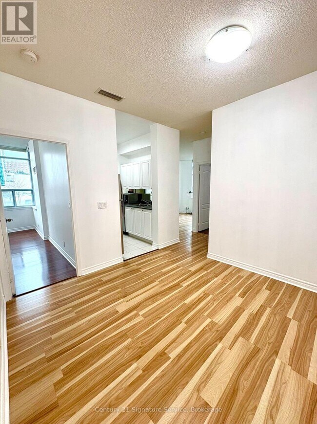 Photo - 33 Elm Dr W Unit 209