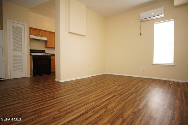 Photo - 3403 Pershing Dr