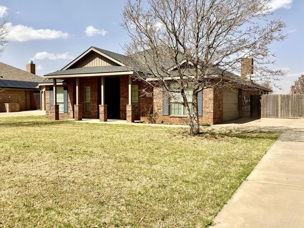 Gorgeous 4/2/2 in Bella Mia Estates! Lubbock-Cooper ISD! - Gorgeous 4/2/2 in Bella Mia Estates! Lubbock-Cooper ISD!