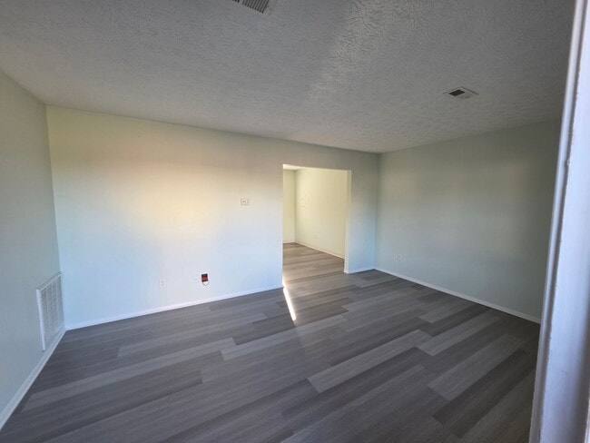 Photo - 1800 Seminole Dr Unit Chestnut 29