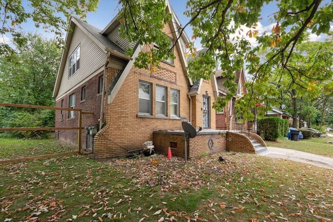 Photo - 15758 Mendota St Unit 2 - Upper - TR 5/1/26