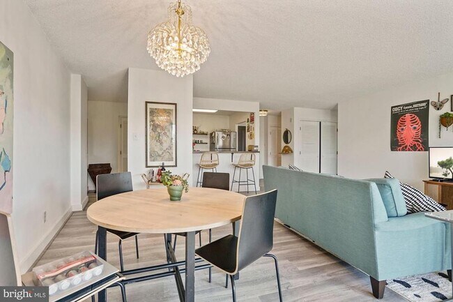 Photo - 5300 Columbia Pike