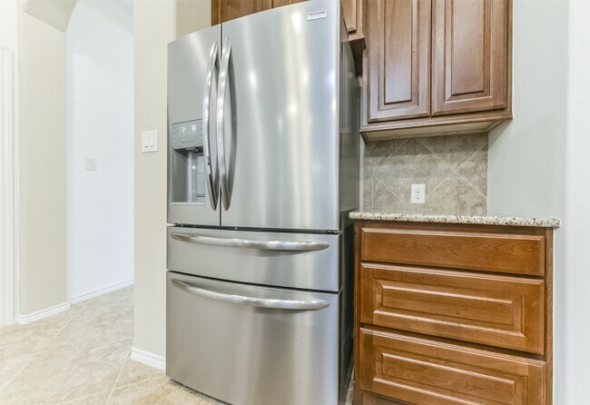 Photo - 248 Clementine Ct