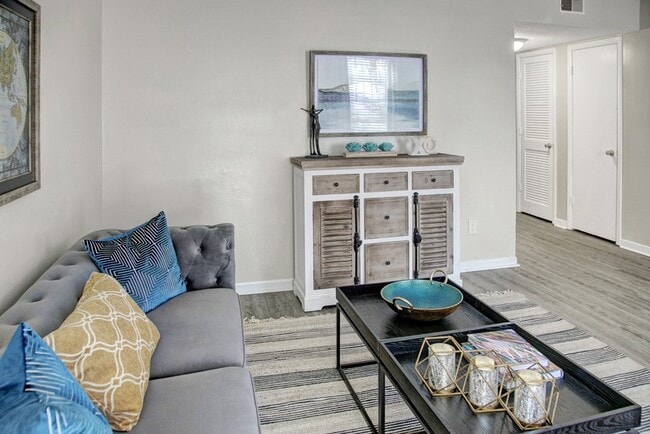 Sala de estar - Madison Park Apartments & Townhomes