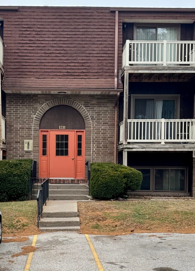 Building Photo - 1211 48th Ave Unit 25