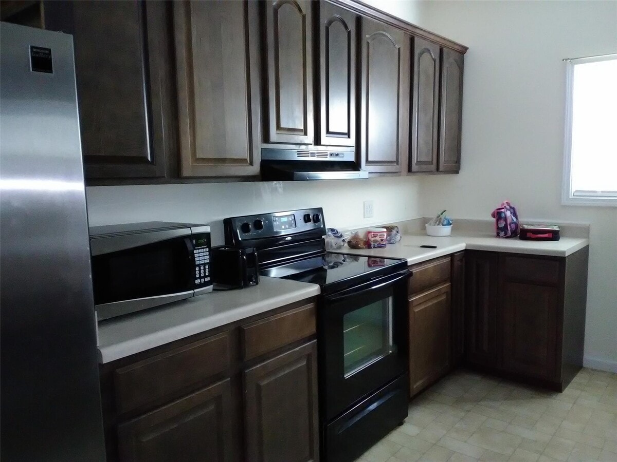 Photo - 984 Scotland Rd