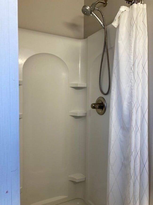 Photo - 309 W Charles St